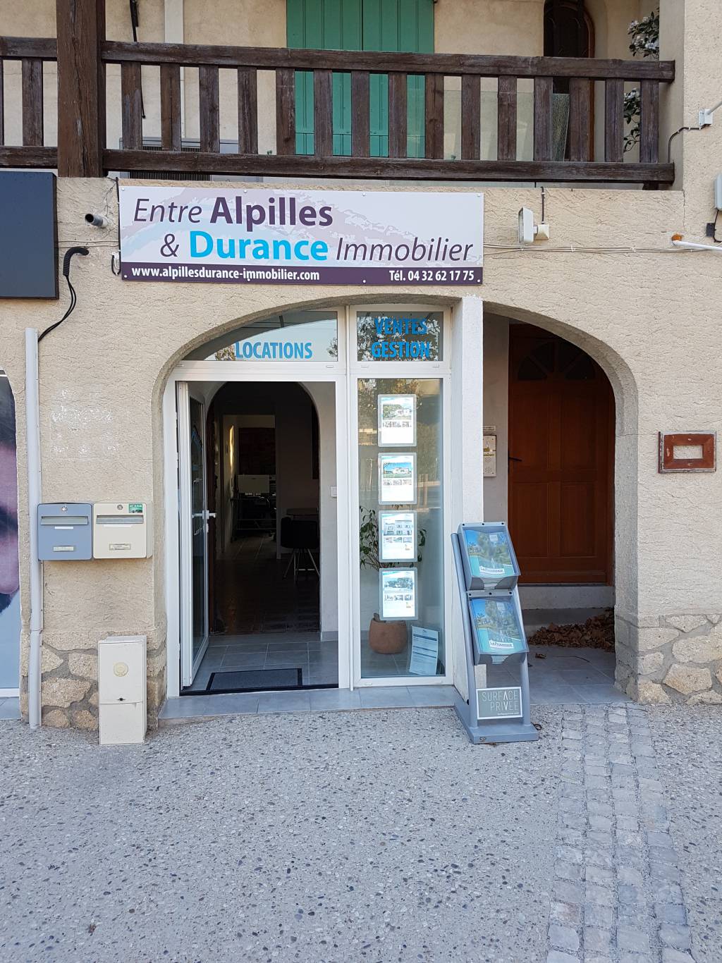 ENTRE ALPILLES ET DURANCE Rognonas ENTRE ALPILLES ET DURANCE Rognonas